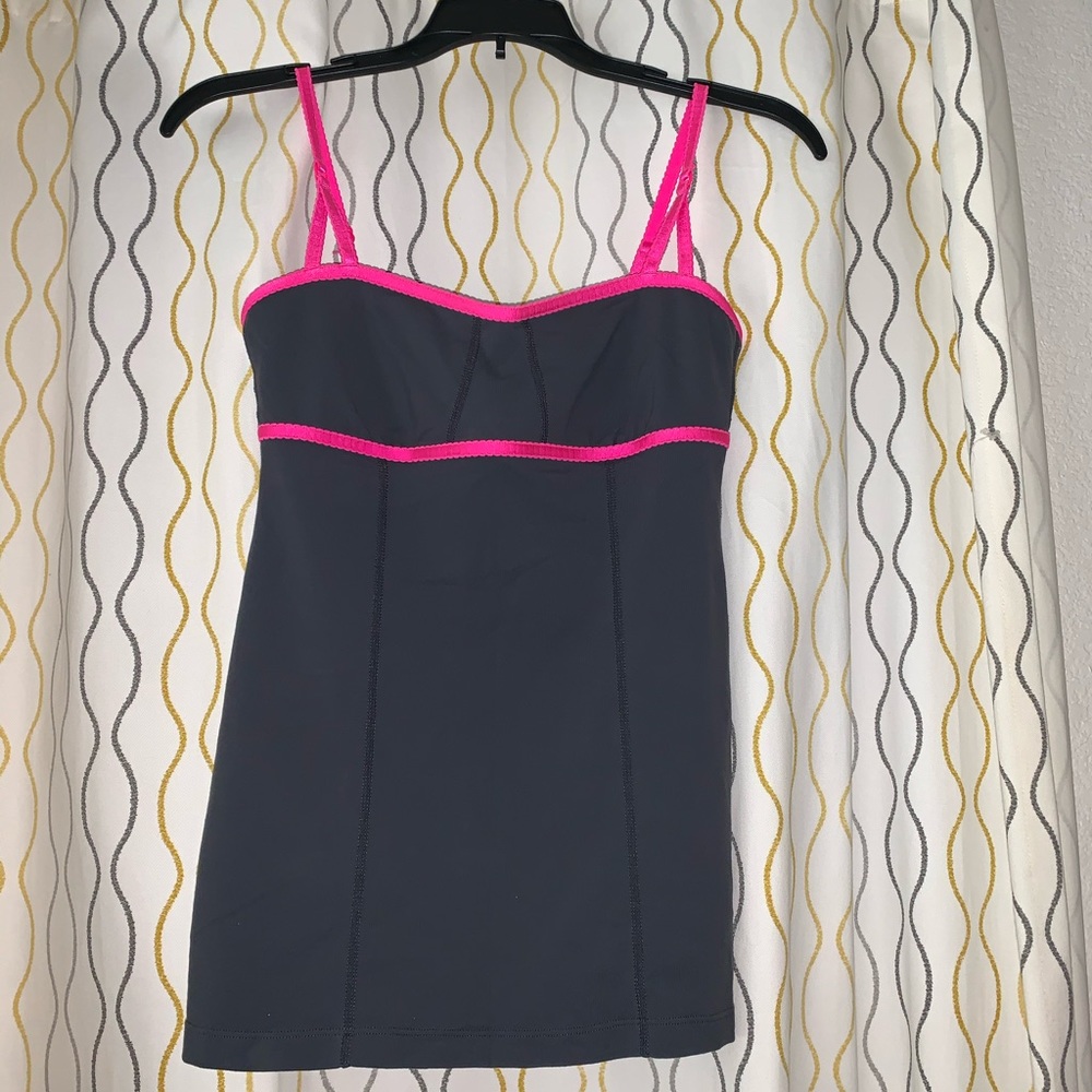 Lululemon tank
